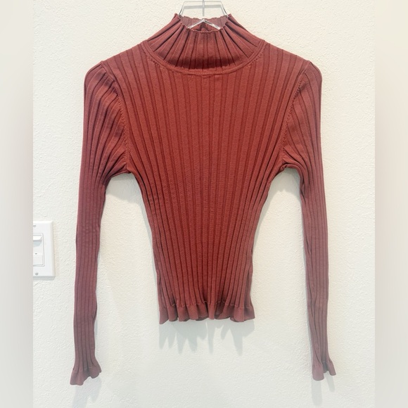 ARITZIA BABATON Victor Turtleneck Sweater Size Large Ribbed Knit Burnt Orange - Picture 2 of 6